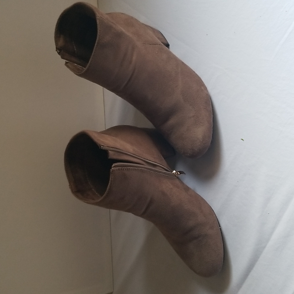 Tan boots reneeze brand size 9